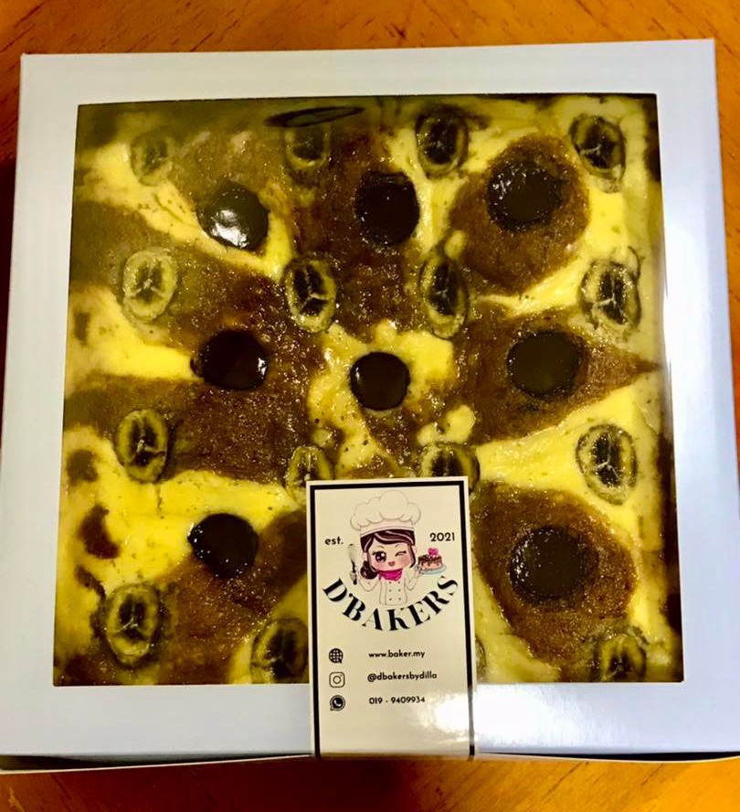 Chocolate Chips Fudgy Bar Brownies